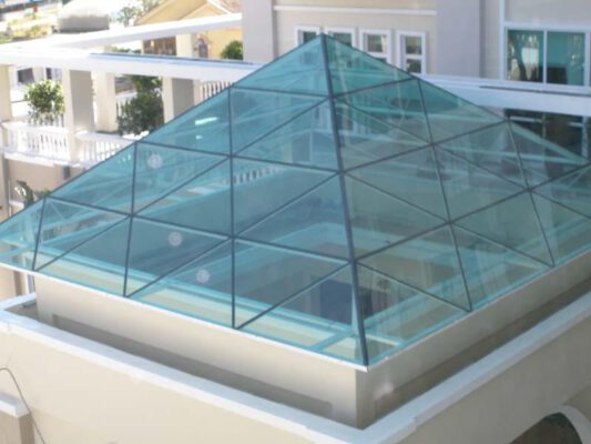 Giếng trời kính